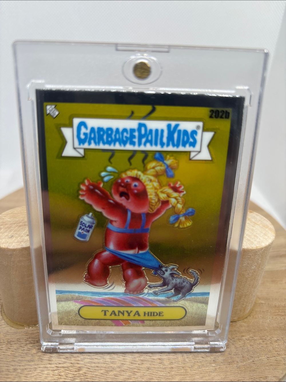 Garbage Pail Kids Tanya Hide Collectible Card - Red